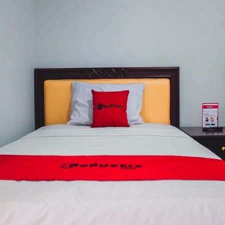 Reddoorz Plus @ Helvetia Medan Bagian luar foto